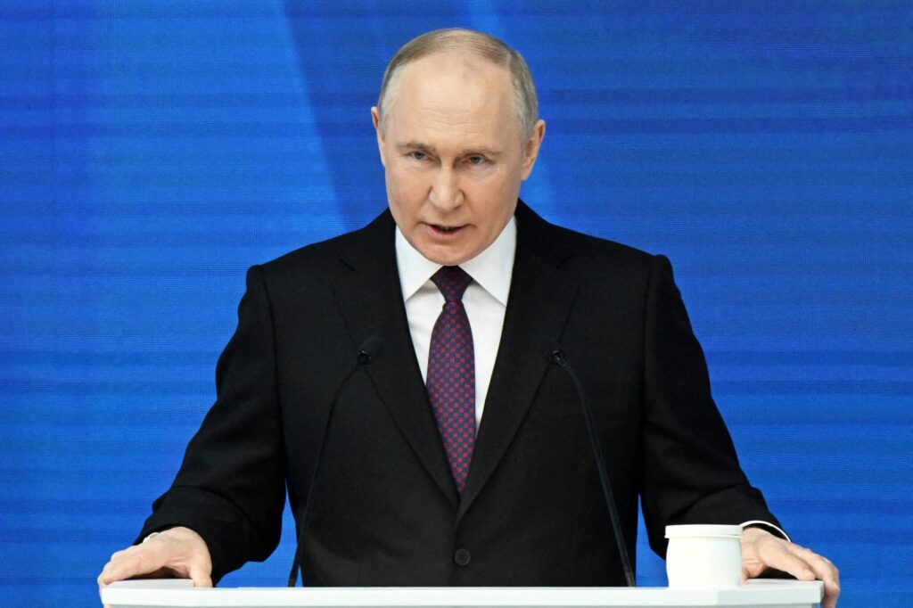 Putin avertizează SUA: „Răspunsul la orice atac va fi copleșitor” Vladimir-putin-2000