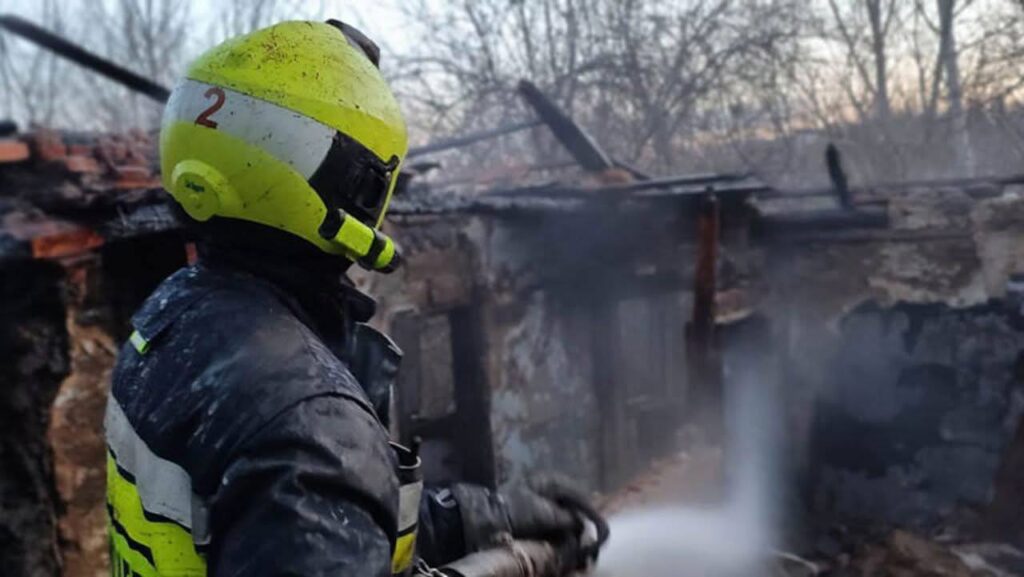 FOTO Un bărbat din nordul țării, spitalizat după explozia unei butelii incendiu Cotiujenii Mici butelie gaz